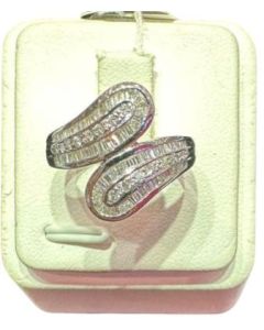 Baguette Cut Diamond Ring（长条形切割）